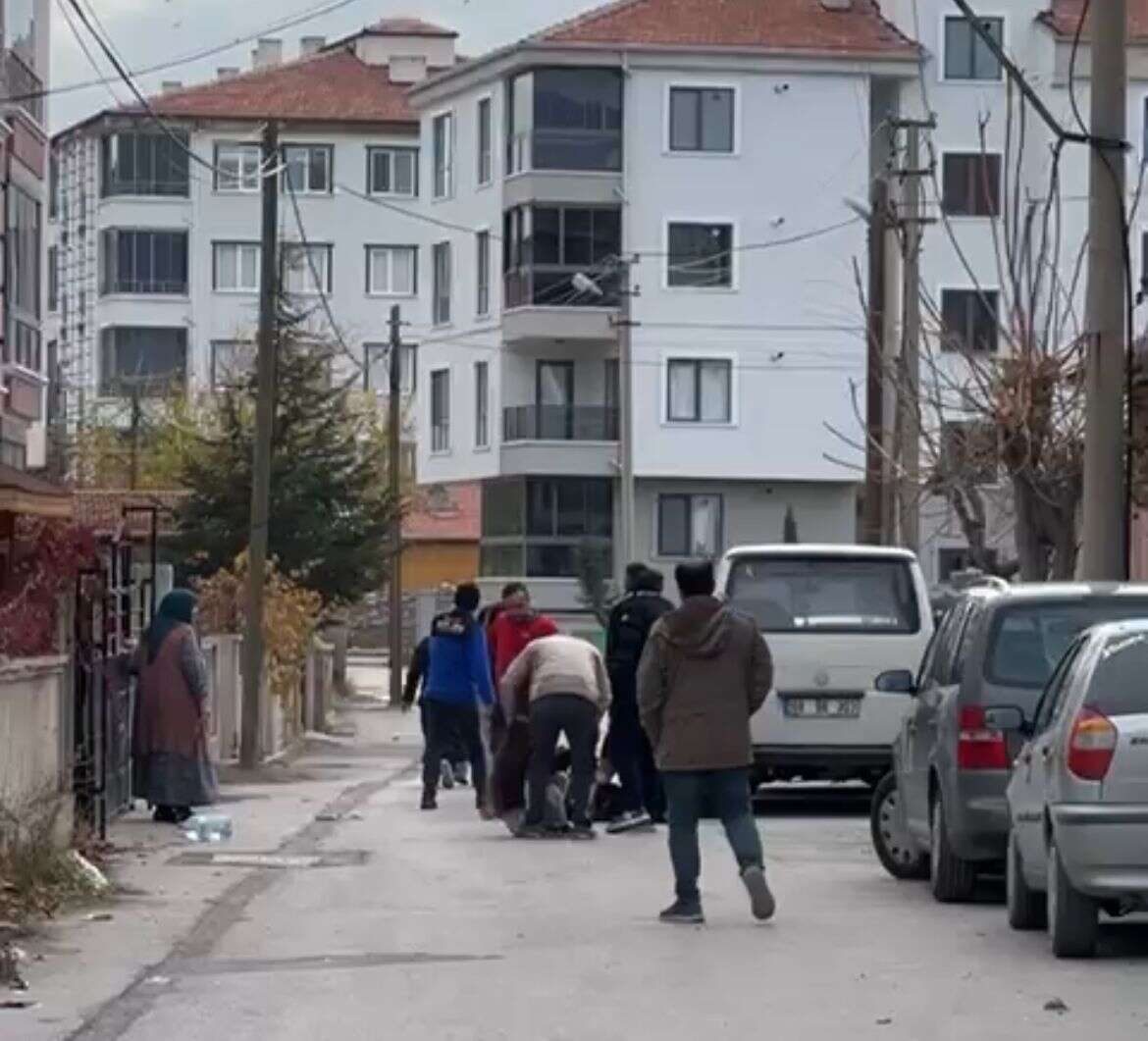 Kayınpeder - damat kavgası kanlı bitti! Kalbine saplanan bıçakla hastaneye getirildi 4